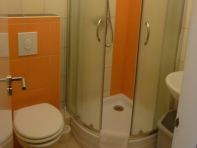 Bathroom 4, Zsanett Hotel, Fonyód