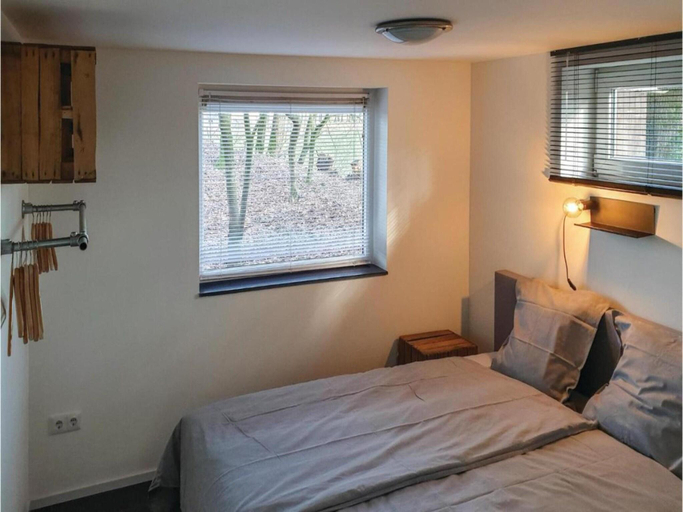 Bedroom 2, Cozy Cottage in Leenderbos with Hot Tub, Heeze-Leende