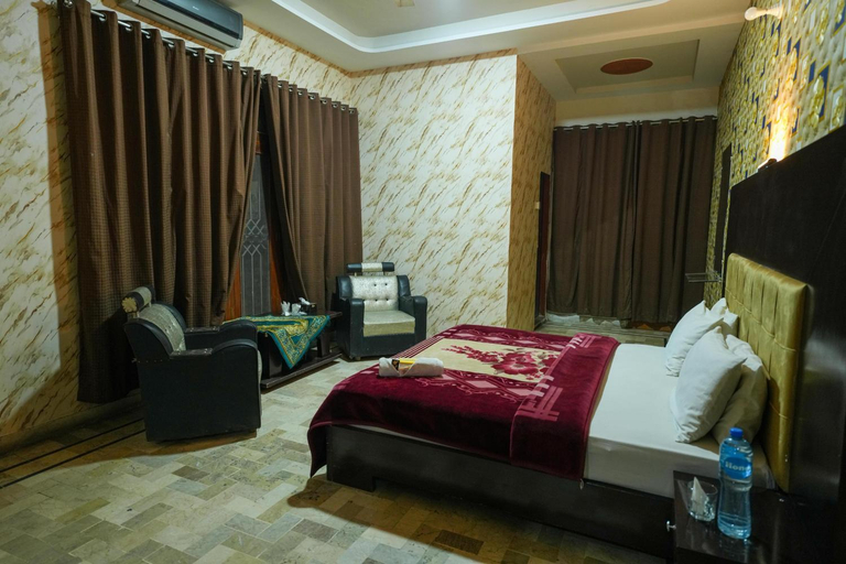 Bedroom 2, Hotel the Lodges inn, Multan
