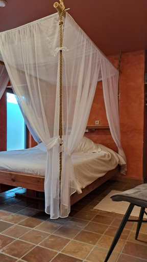 Others 5, B & B Varma Nesto, West-Vlaanderen
