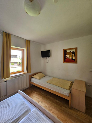 Others 4, Candrova koca, Slovenska Bistrica