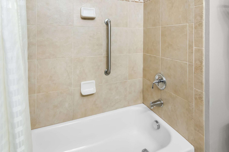 Bathroom, Big Country Hotel & Suites, SureStay Collection by BW, Taylor