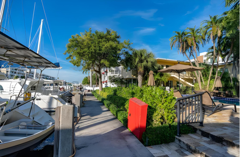 Food & Drinks 5, Isles of Venice Residences & Marina, Broward