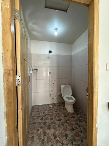 Bathroom 3, FOUR-G Home Stay & Komodo Tour, West Manggarai