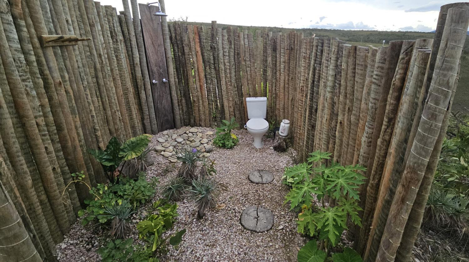 Bathroom 3, Kalu Oka, Alto Paraíso de Goiás