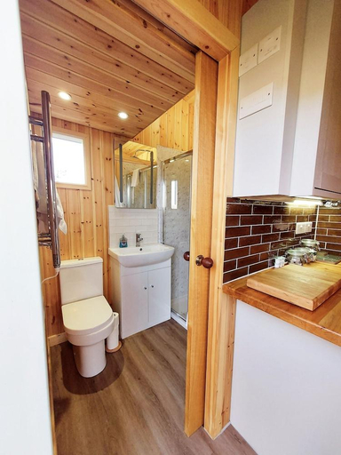 Bathroom 4, Grains Bar Hotel, Oldham