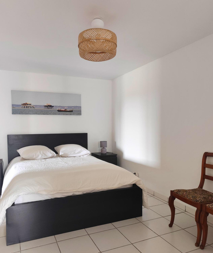 Bedroom 2, La Suite Gustave proche Bordeaux, Gironde