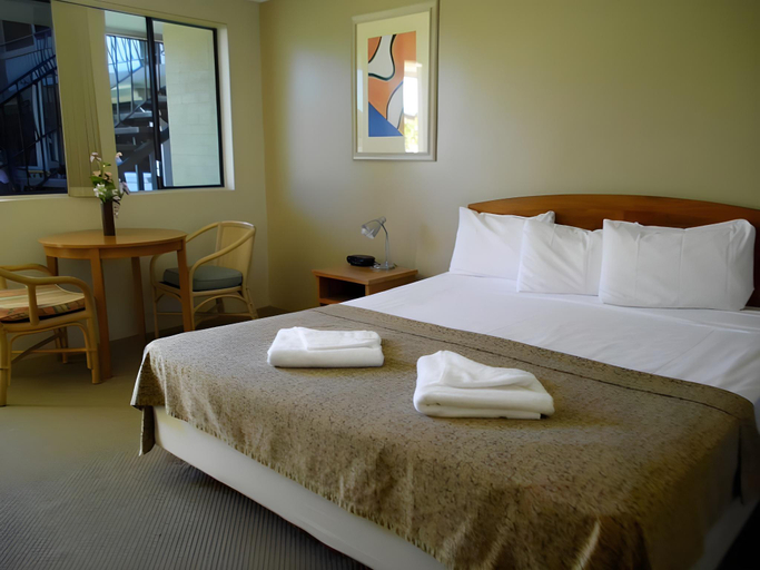 Bedroom 2, Montego Mermaid Beach Motel, Gold Coast