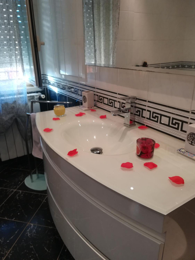 Bathroom 2, Casa Silvia, Catania