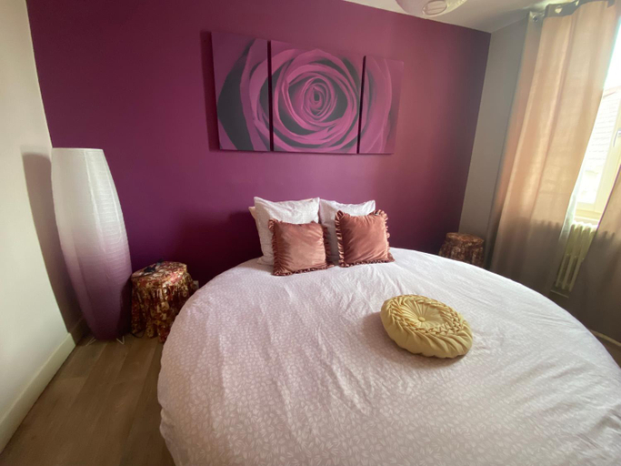 Bedroom 2, Chambres d’hote au Chapeau Claque Cabaret, Saône-et-Loire