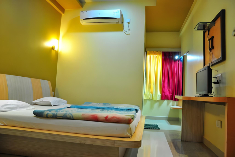 Bedroom 2, Hotel Oasis, Sirohi