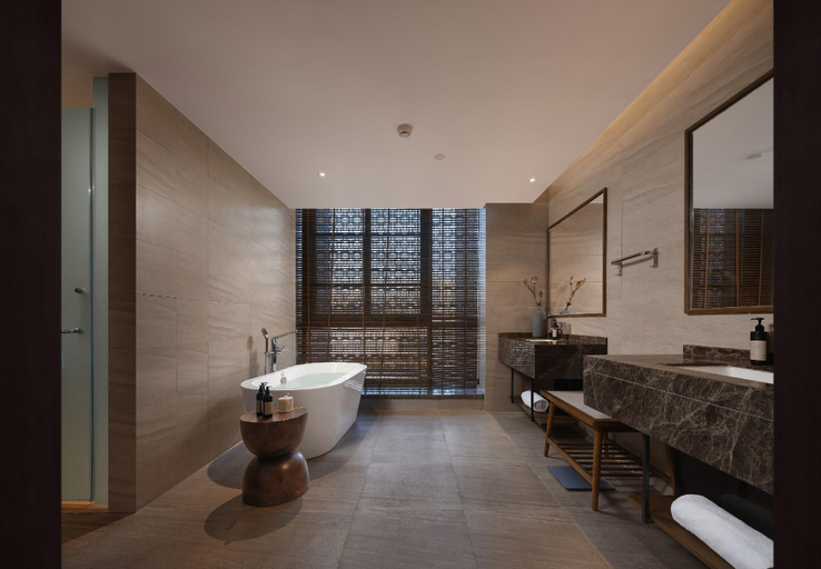 Bathroom 3, Lingdi Yinju Hotel, Liangshan Yi