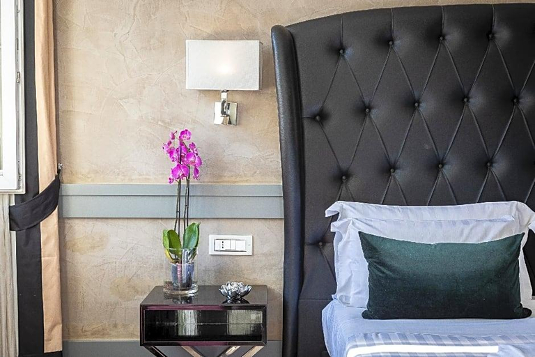 Bedroom 3, Hotel Piazza Venezia, Rome