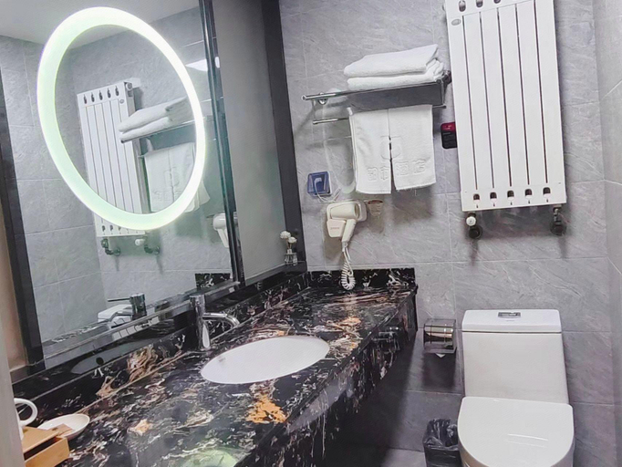 Bathroom, Urban Garden Hotel Qihe Changao International, Dezhou