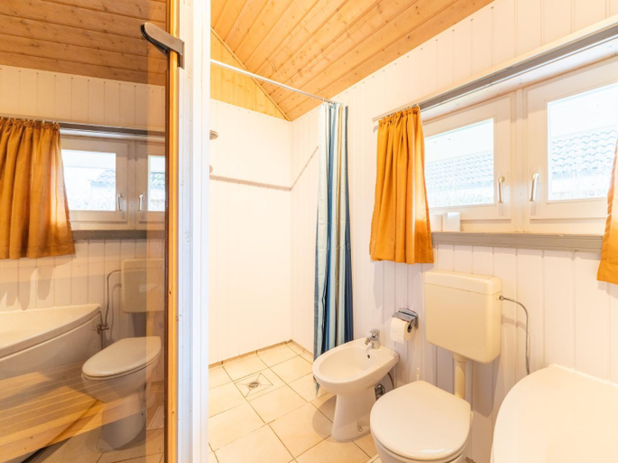 Bathroom 4, Ferienhaus im Ferienpark Mueritz, Mecklenburgische Seenplatte