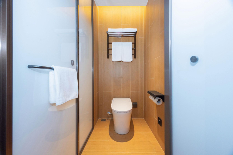 Bathroom, Ji Hotel Nantong Railway Station South Square, Nantong