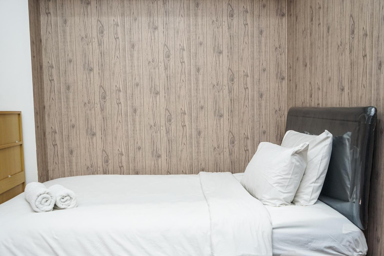 Bedroom 3, Compact Studio Casa De Parco Apartment By Travelio, Tangerang