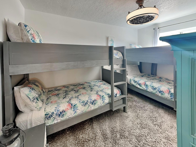 Bedroom 2, Reel Me In - As Seen on TV by Ryson Vacation Rentals, Galveston