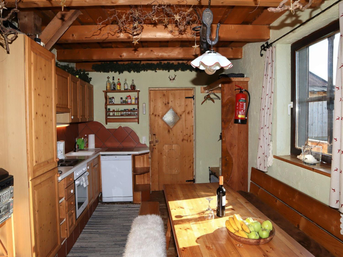 Others 4, Cabin in Brixental by Ski Lift Access, Zell am See
