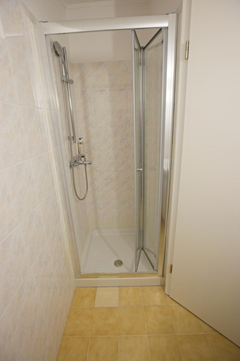 Bathroom 2, Apartments Lara with more affordable parking, Piran
