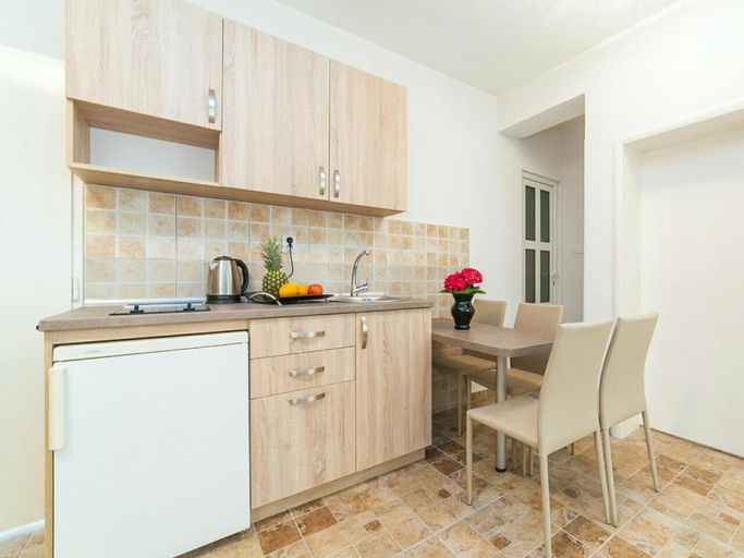 Others 3, Apartments Fillip