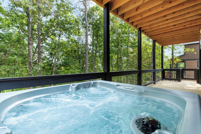 Sport & Beauty 5, Tequila Splash by Smoky Cove Resort, Sevier