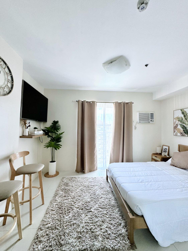Bedroom, CF Haven - Resort Living Condo w/ Balcony at Bamboo Bay, Mandaue City