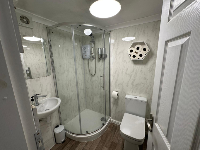 Bathroom 5, City Guesthouse, Oxfordshire