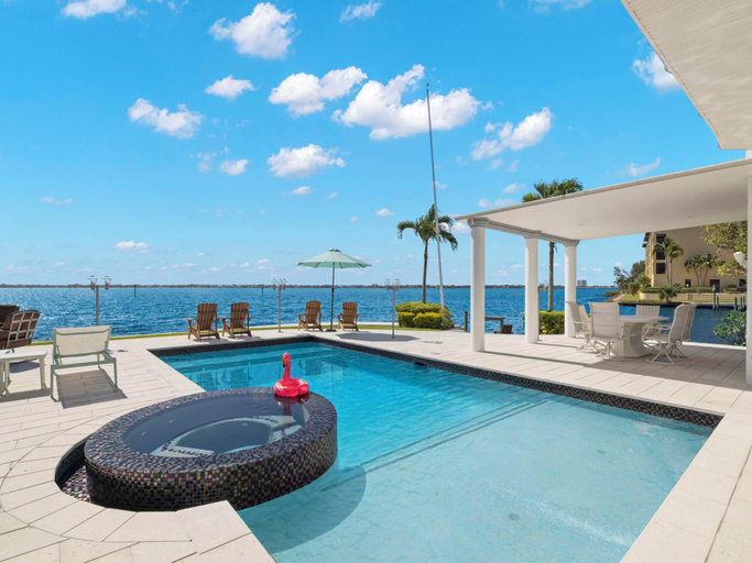 Sport & Beauty 4, Dolce Vita Villa by Distinctive Beach Rentals, Lee