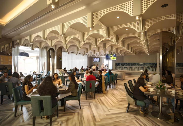 Food & Drinks 5, Seven Eleven Hotels & Club, Thane