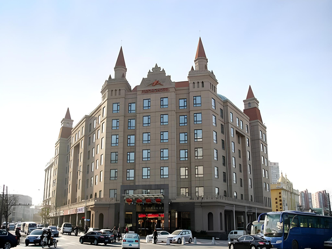 Exterior & Views