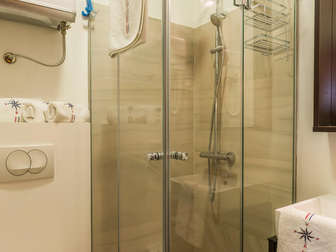 Bathroom 3, Apartments Windrose