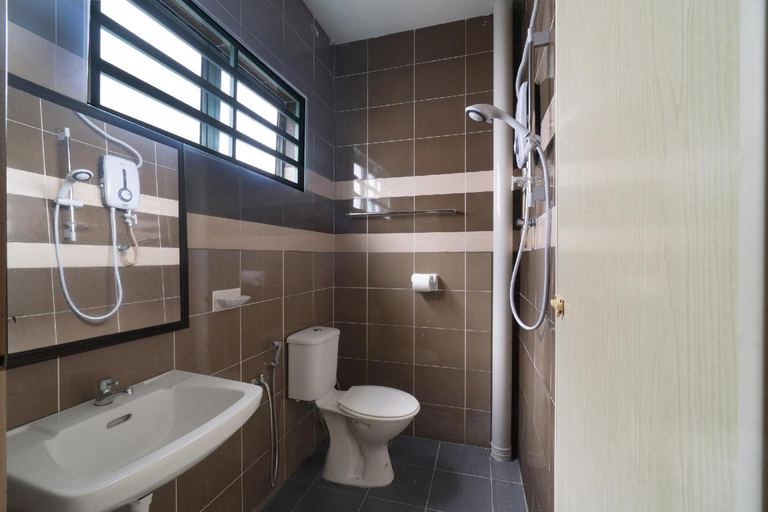 Bathroom 5, Motel Fasa2B, Manjung