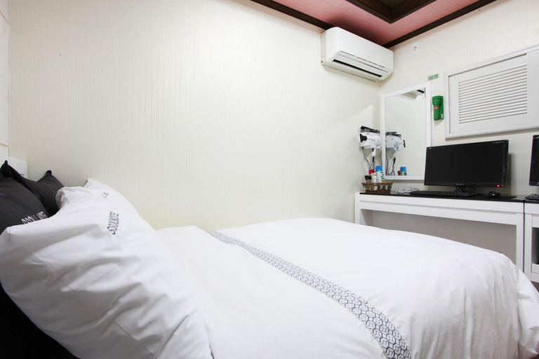 Bedroom 4, Yeonsinnae Hotel Mantova, Eun-pyeong