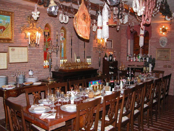 Food & Drinks, Castello Scandeluzza, Rome