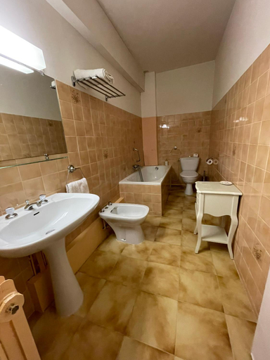 Bathroom, Chateau d Artigues en Provence, Var