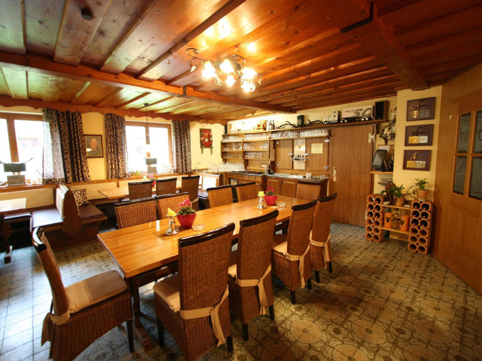 Food & Drinks 4, Apartment in Krispl near Ski Slopes, Hallein