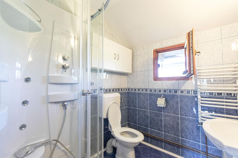 Bathroom, Casa Mihai, Tarlungeni