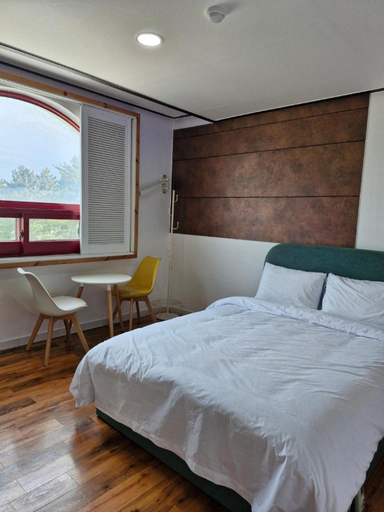 Bedroom 2, Gangneung Gyeongpodae Iris Stay, Gangneung