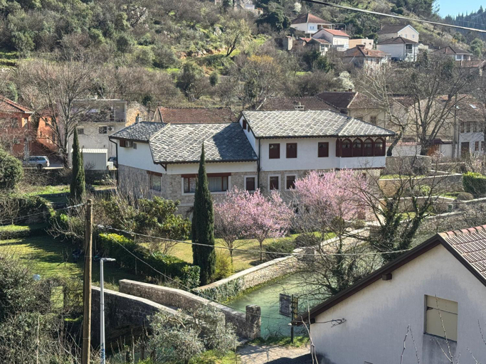 Others 2, Apartment On the way, Herzegovina-Neretva