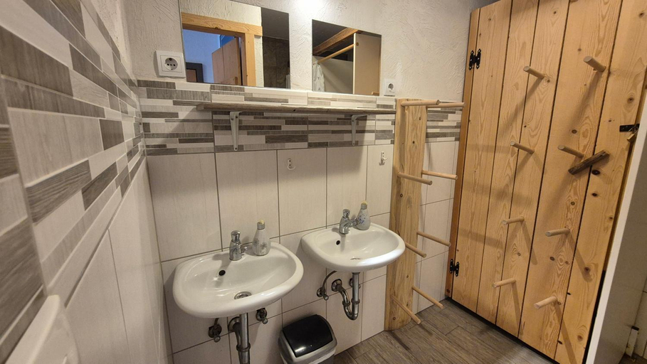 Bathroom 2, Garden ECO houses Cebelica, Bohinj