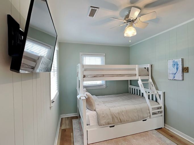 Bedroom 3, The Sassy Sea Turtle by Topsail Realty, Pender