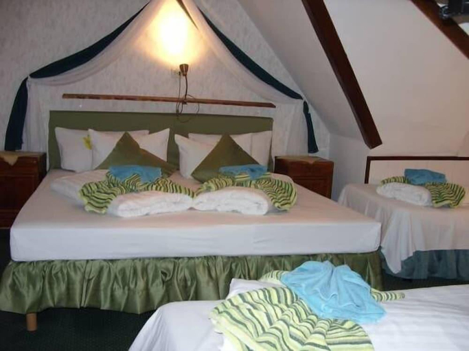 Bedroom 2, Kranenturm Hotel, Mainz-Bingen