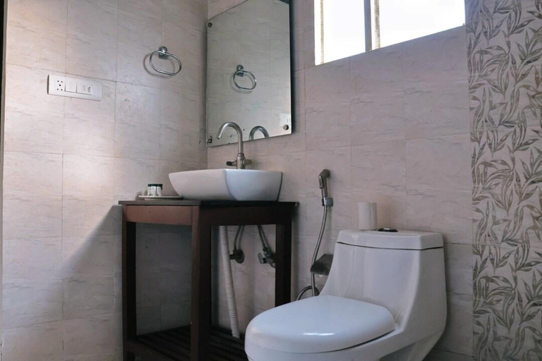 Bathroom 2, Sariska Tiger Heaven, Alwar