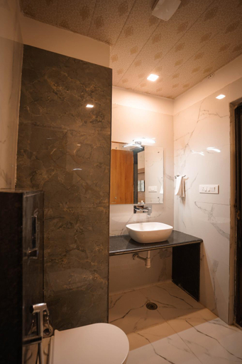 Bathroom 5, Hotel Holy Pushkar by DIV Hospitality, Ajmer