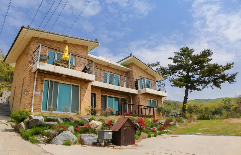 Others 5, Ari House, Ganghwa