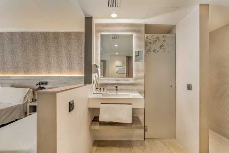 Bathroom 4, Hotel Metropol, Girona