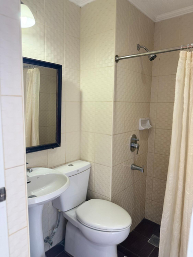 Bathroom 4, Dotties Place Hotel and Restaurant, Butuan City