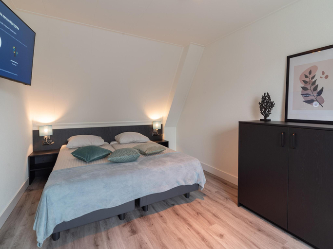 Bedroom 2, Villa in Colijnsplaat near the Sea, Noord-Beveland