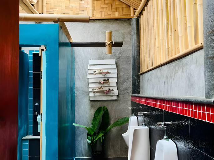 Bathroom 4, Aha Lanta Cozy Hostel, Ko Lanta